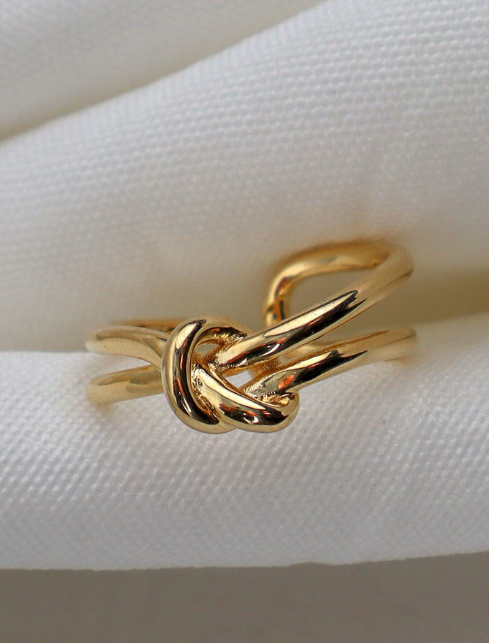 Fashionable bow design ring